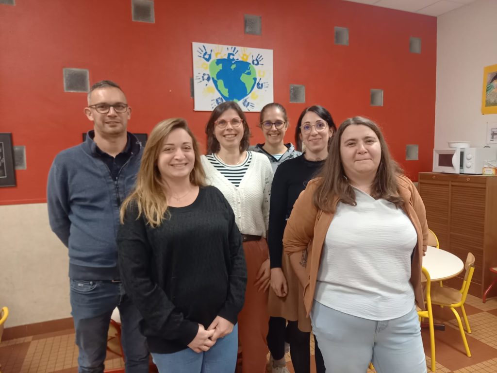 De gauche à droite : Mickaël Loppe, Mélanie Verraz, Mathilde Guillemet, Héloïse Lebrun, Bleuenn Cornuaud et Magali Ginestet